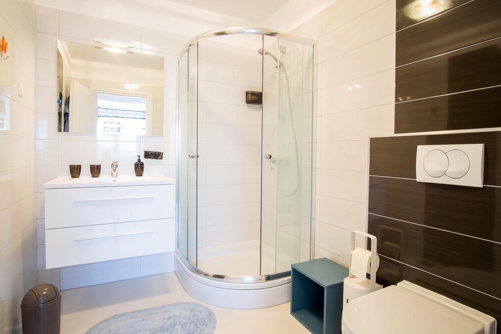 Luxury Spa Apartment Luna Njivice Oda fotoğraf